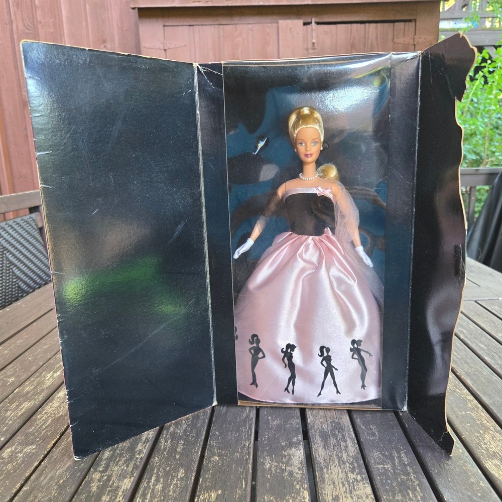 Vintage 2000 Timeless Silhouette Barbie‎ Doll Mattel #29050 NRFB Collectible